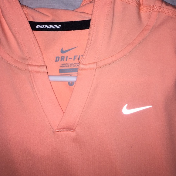 ✨Nike Running long sleeve top✨