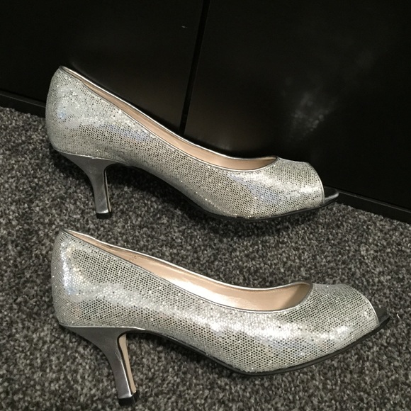 Silver metallic peep toe pumps
