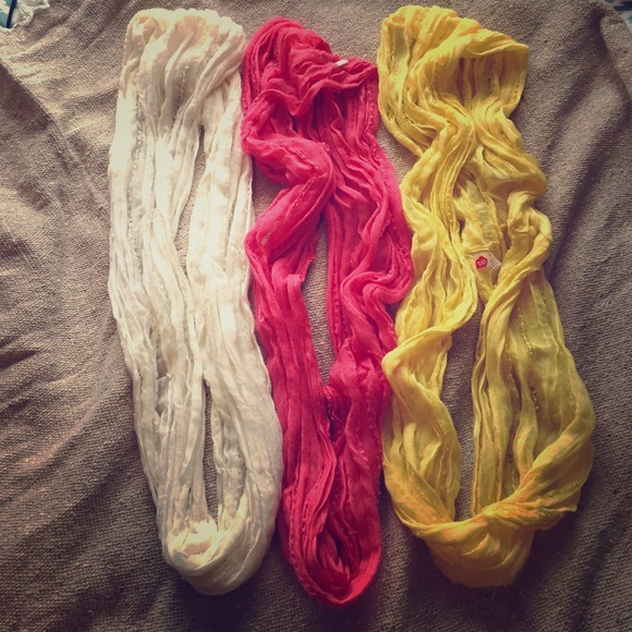3 infinity scarves