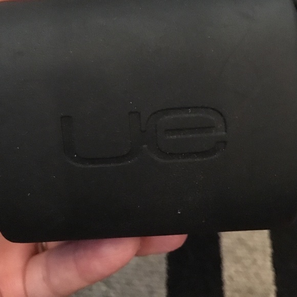 U.E mini boom speakers - Picture 1 of 2
