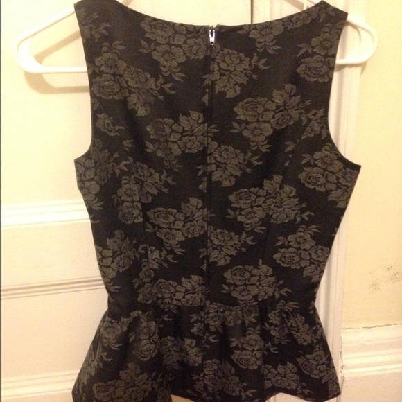 Black and Grey Peplum Top Naf Naf - Picture 2 of 4