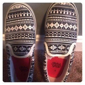 Size 6 nice slip on shoe good deal 👌