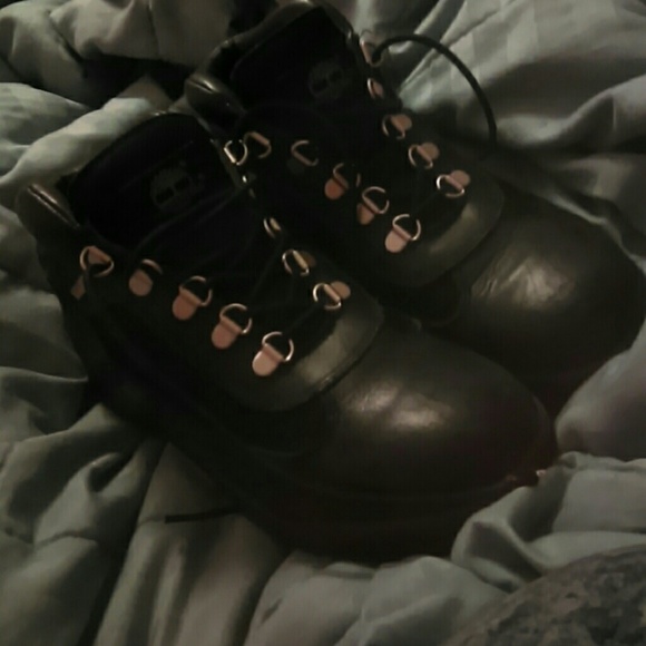 NEVER WORN TIMBERLANDS