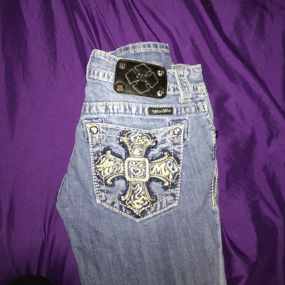 Miss Me jeans 💅🏽 size 26 crosses on butt pockets