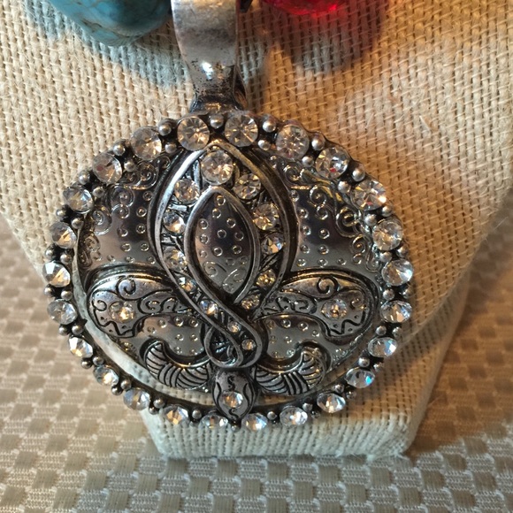 🆑B1G1🆑 BEST IN JEWELRY💥HP💥 Necklace&Earrings - Picture 2 of 3