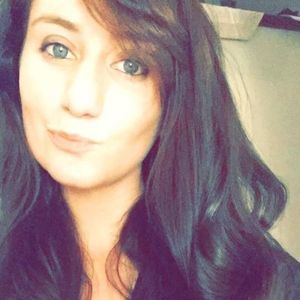 Meet your Posher, Abbey