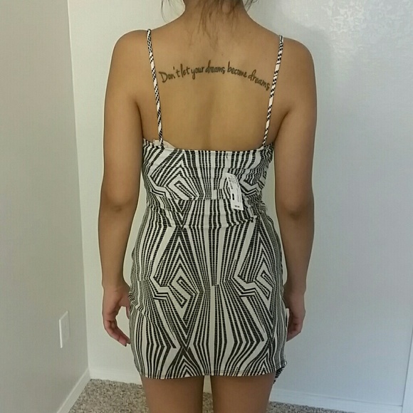 Black and White dress - Picture 3 of 4