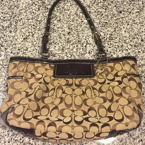 Coach shoulder bag