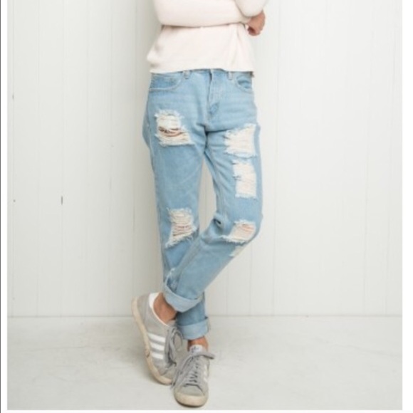 Brandy Melville Boyfriend Jeans