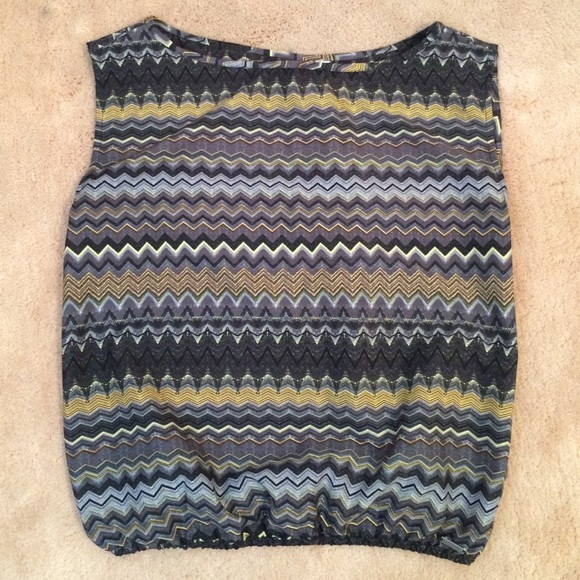 Element slit back tank