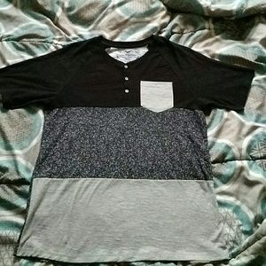 V-Neck Button up shortsleeve Tee