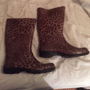 leopard rain boots