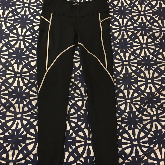 Athleta Pants - Like new Athleta ankle running legging