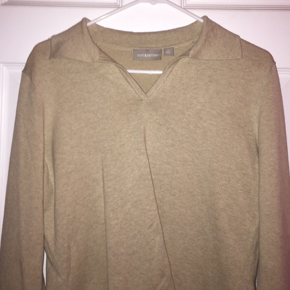 ✨✨Croft & Barrow beige long sleeve collared shirt✨