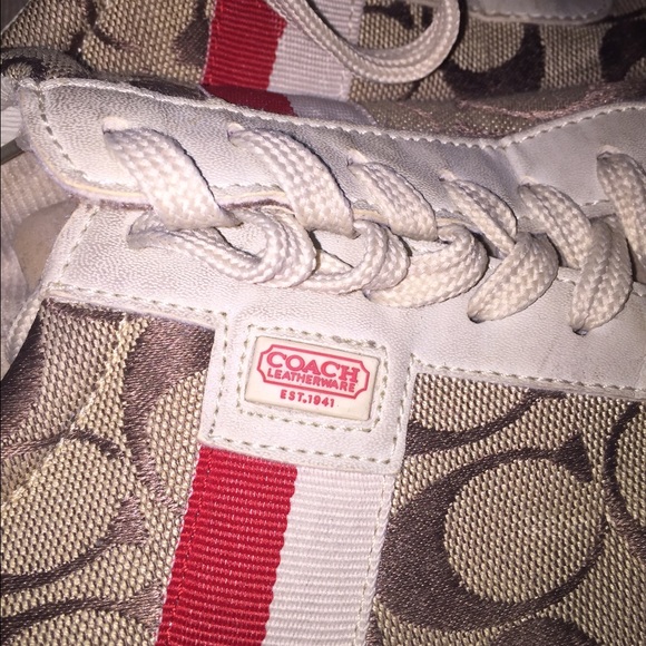 Red and white coach shoes - Picture 2 of 4