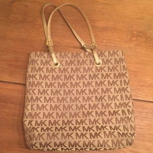 Michael Kors Jetset Tote