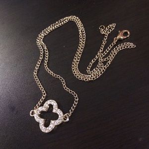 Quatrefoil necklace