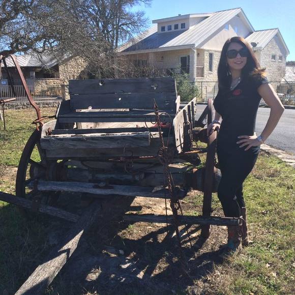 Meet your Posher, Teri