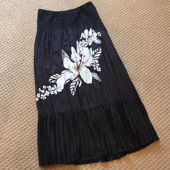 White House Black Market strapless dress