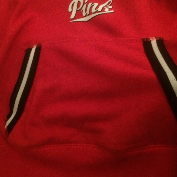 VS Red pullover - Picture 3 of 3