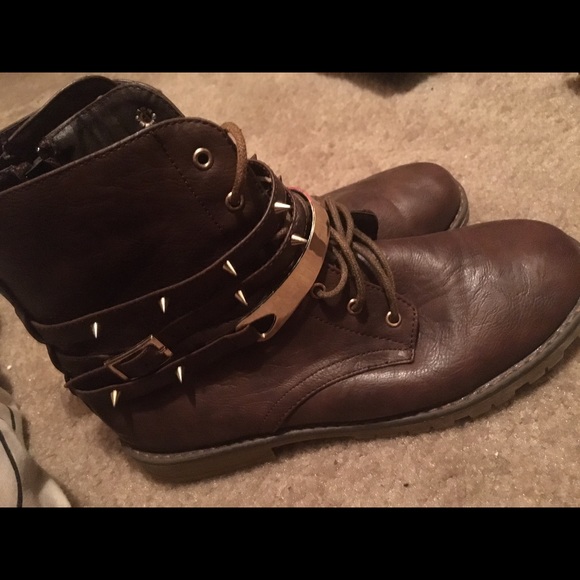 Boots - Picture 2 of 3