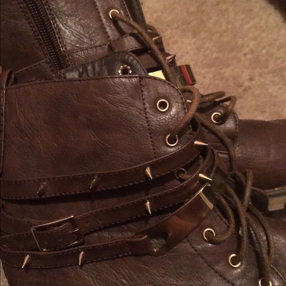 Boots - Picture 3 of 3