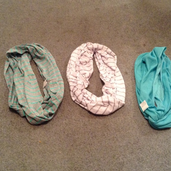 3 lightweight infinity scarves