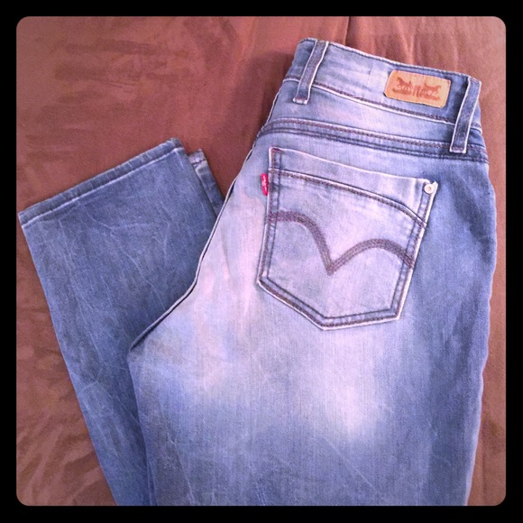 Light wash Levis!!!! Xmas sale 🎄🎄 - Picture 1 of 4