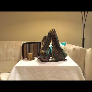 Fahrenheit Anne Canvas Almond Toe Platform Pumps