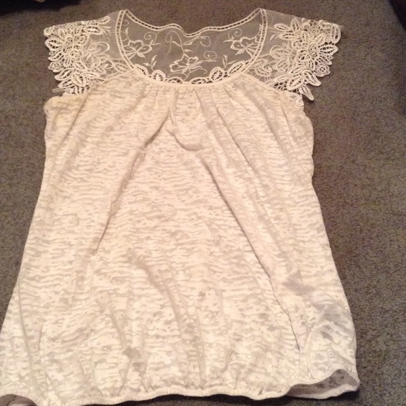 Lace shoulder and back white top