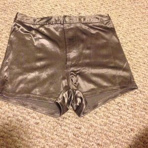 Champagne stretchy shorts