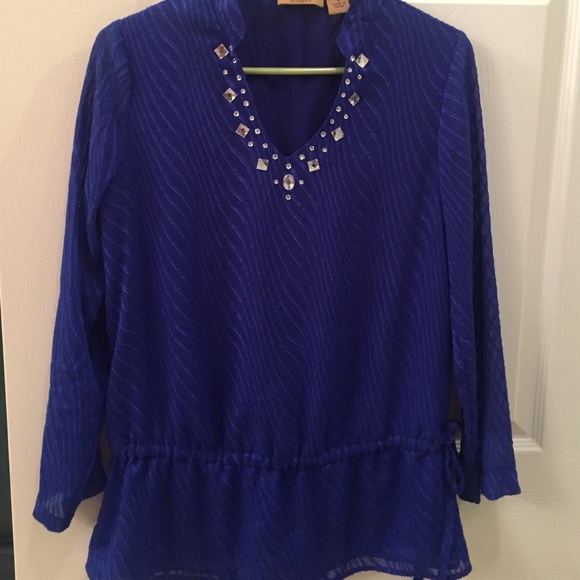Valerie Stevens Embellished Tunic! 💙 - Picture 1 of 4