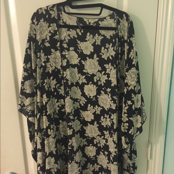 Brandy Melville kimono