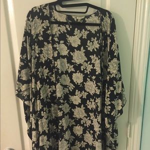 Brandy Melville kimono