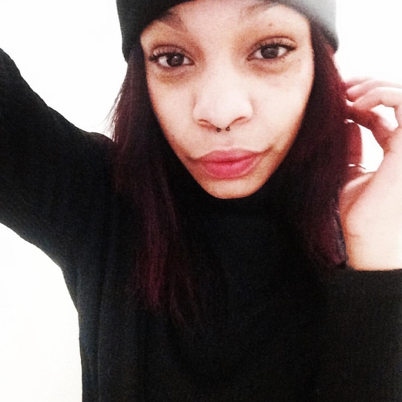 Meet your Posher, Lazara