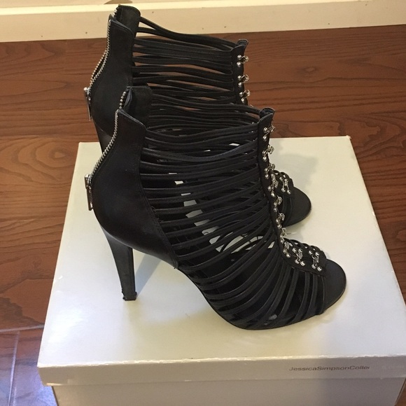 Shoes - Picture 2 of 4