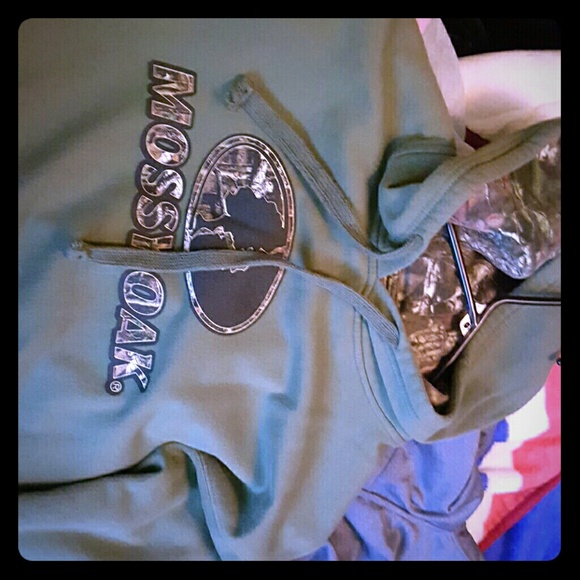 Mossy oak sweater