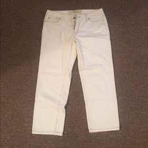White slim, cropped jeans.