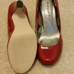 Cherry Red Madden Girl pumps 6.5