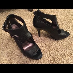 USED...Nine West heel...Sz 7.5