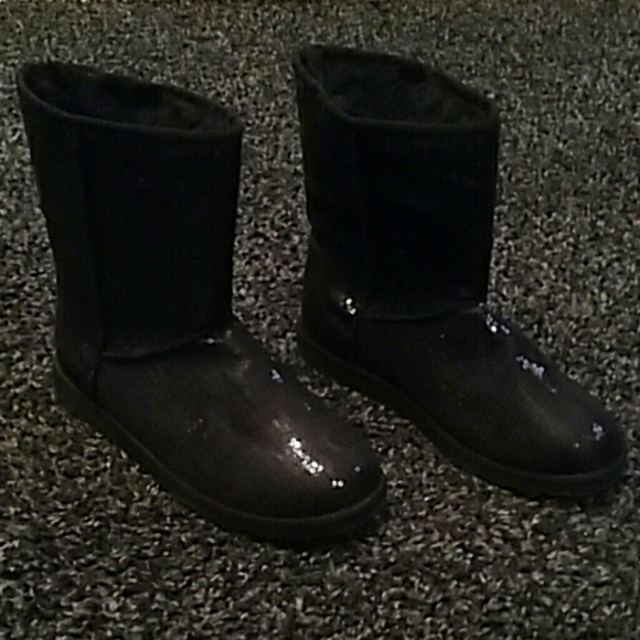 Boots - Picture 1 of 4