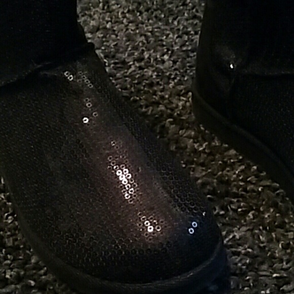 Boots - Picture 2 of 4