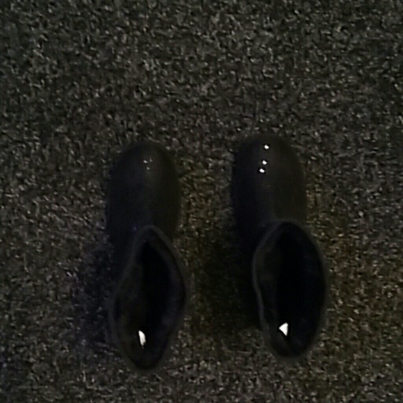 Boots - Picture 4 of 4