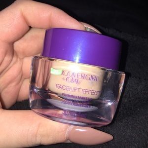 Cover girl Facelift Effect Firming makeup