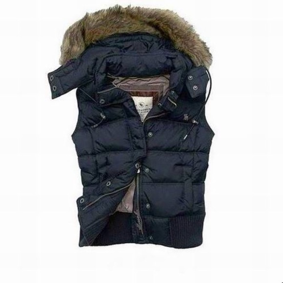 Navy Abercrombie & Fitch Puffer Vest