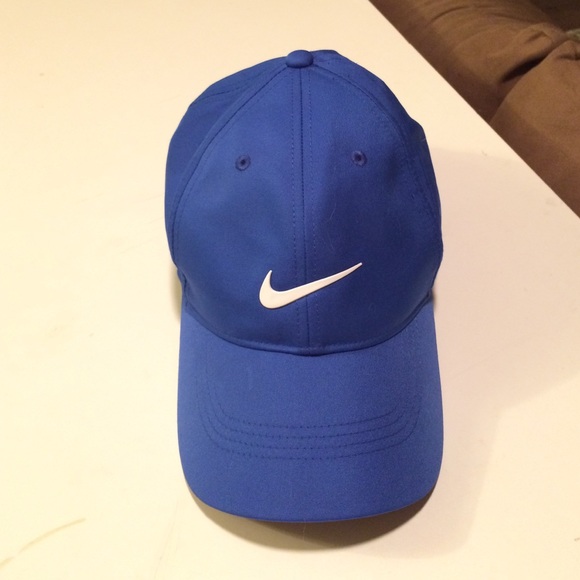 Nike Accessories - Nike golf hat