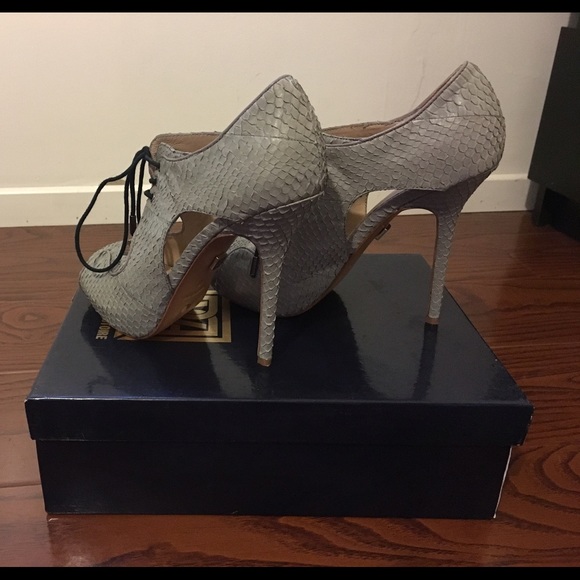 Shoes - Picture 2 of 4