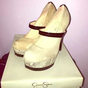 Jessica Simpson Taupe Grey/Suede pumps