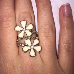 Tilly's flower ring