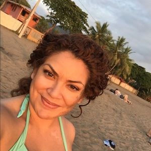 Meet your Posher, Leslie